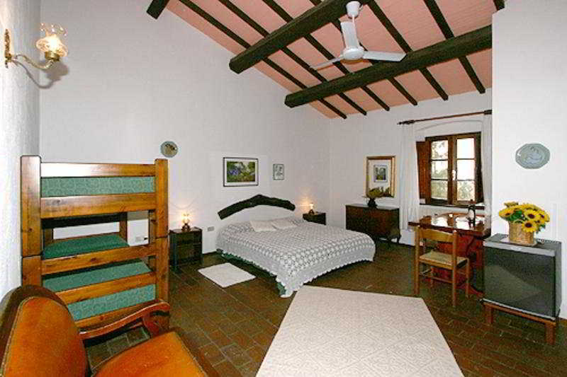 Campo Di Carlo Pensionat Sassetta Værelse billede