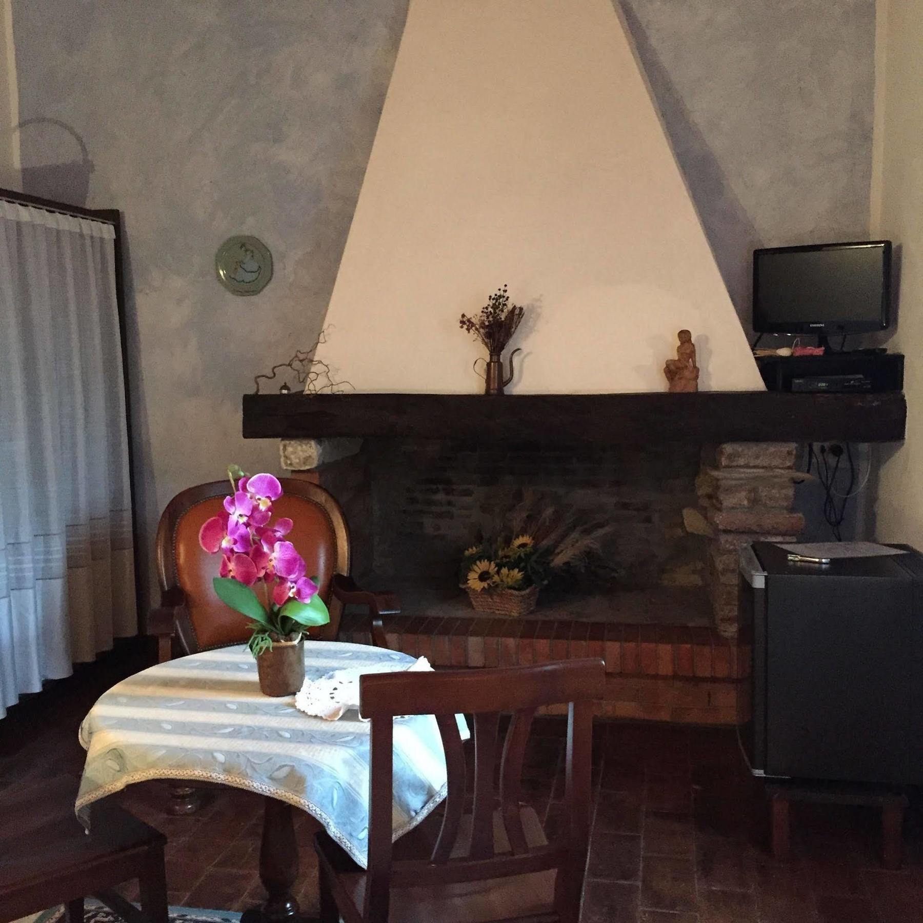 Campo Di Carlo Pensionat Sassetta Eksteriør billede